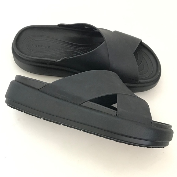 Crocs Brooklyn Luxe Cross Strap Sandals Black Women’s Size 8 - Picture 2 of 16